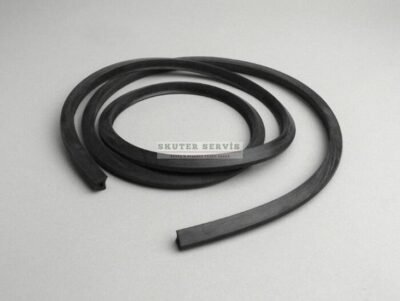 Parça: Vespa PX 150 Torpido Kapak Lastiği